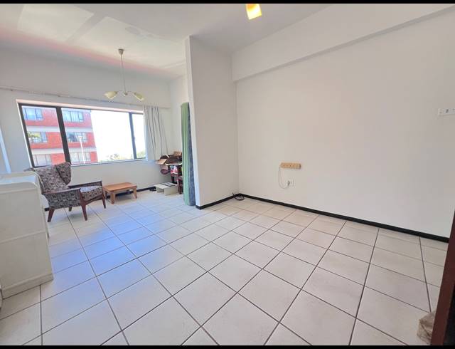 2 BEDROOM FLAT FOR SALE IN SCOTTBURGH CENTRAL